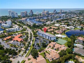 Building Photo - 555 Park Shore Dr