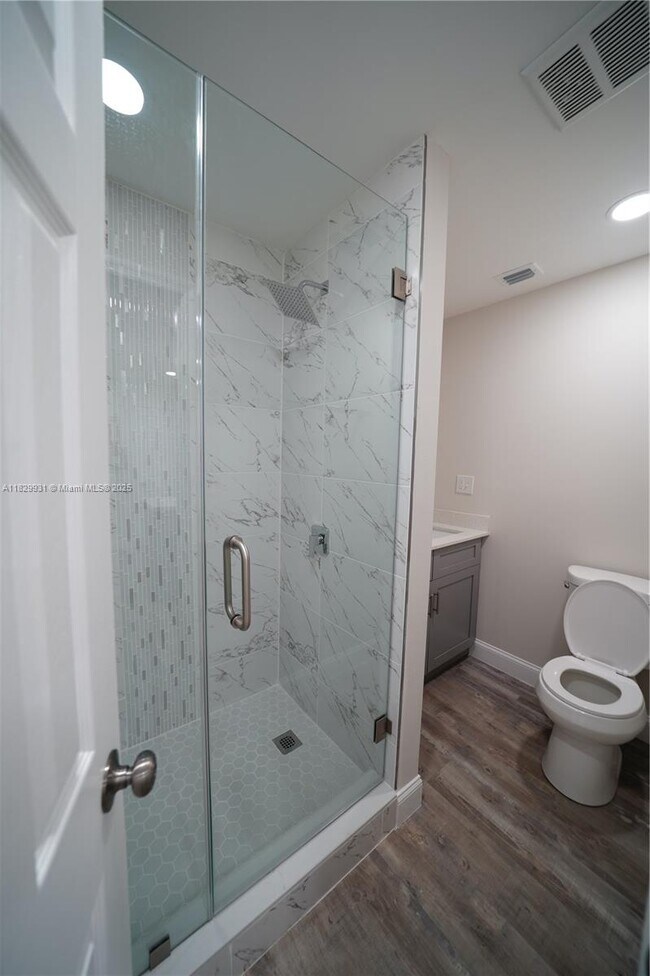 Building Photo - 2573 Conroy Dr