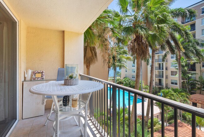 Building Photo - 1801 N Flagler Dr