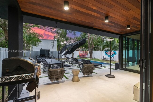 Building Photo - 400 NW 49th St