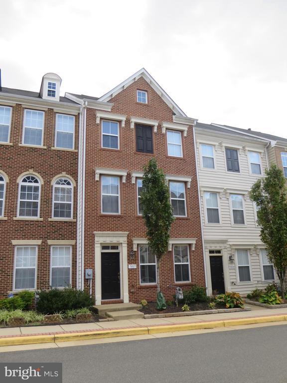 Building Photo - 7017 Little Thames Drive