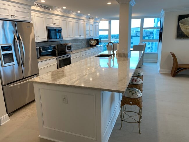 Kitchen - 1620 S Ocean Blvd