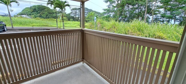 Building Photo - Ponahawai Quadplex