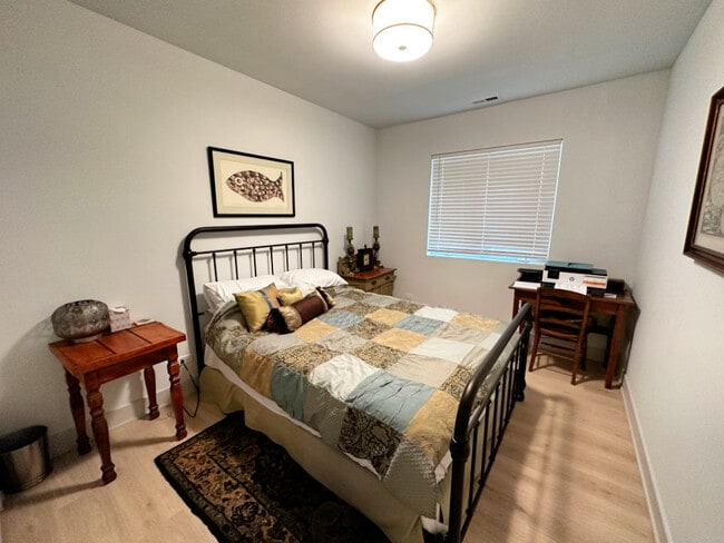 Building Photo - 4420 S Prairie Ave