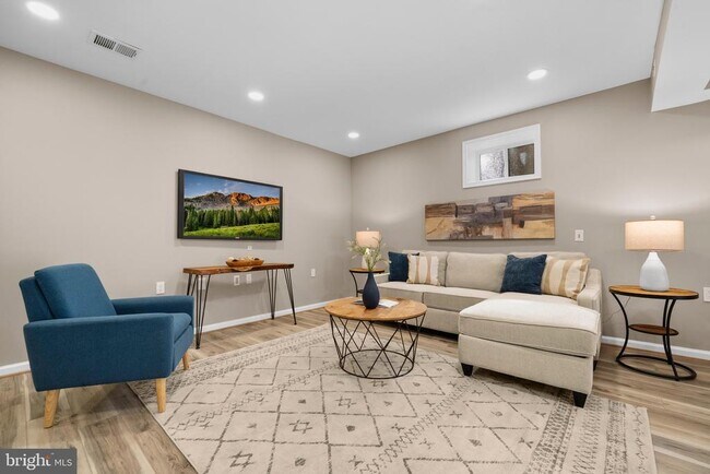 Building Photo - 10429 Headly Ct