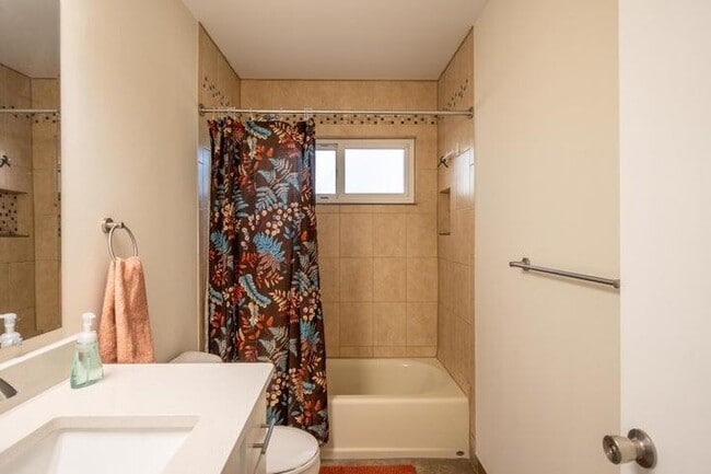 Building Photo - 1529 Wismer St