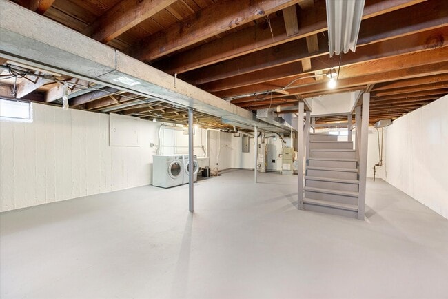 Building Photo - 159 N Myrtle Ave