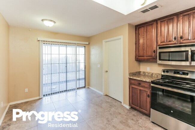 Building Photo - 5321 Greenbrook Dr