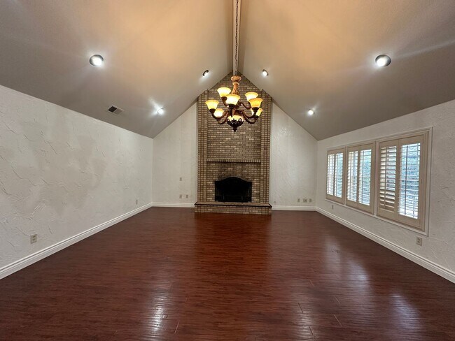 Building Photo - Entertainer delight rental home located in ''The Lakes'' subdivision coming soon!