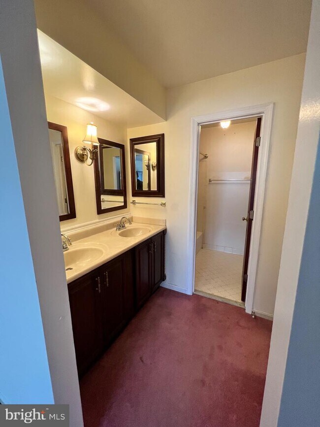 Building Photo - 9551 Duffer Way