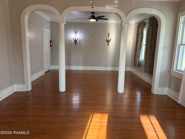 Building Photo - 208 St Anne St