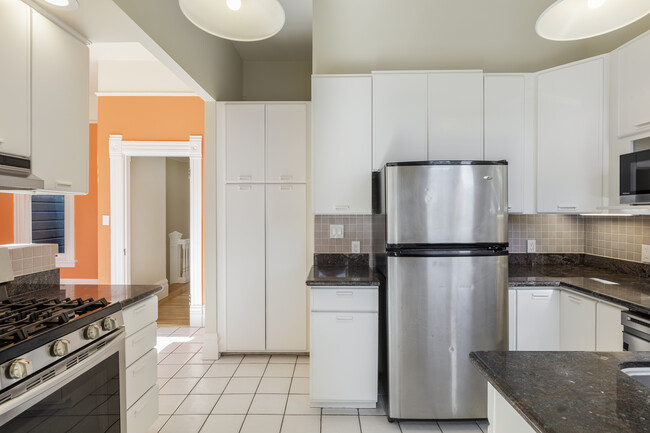 Kitchen - 452 Lyon Street