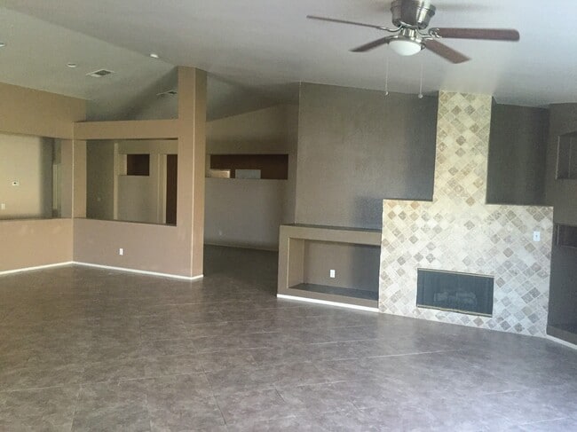 Building Photo - 41250 Doak St