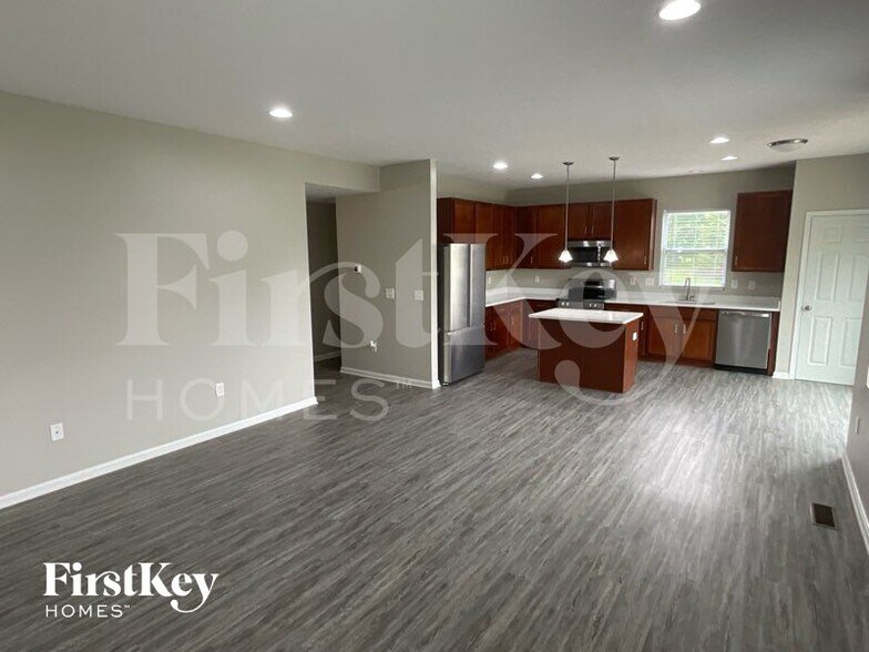 Building Photo - 1624 Rosemore Ln