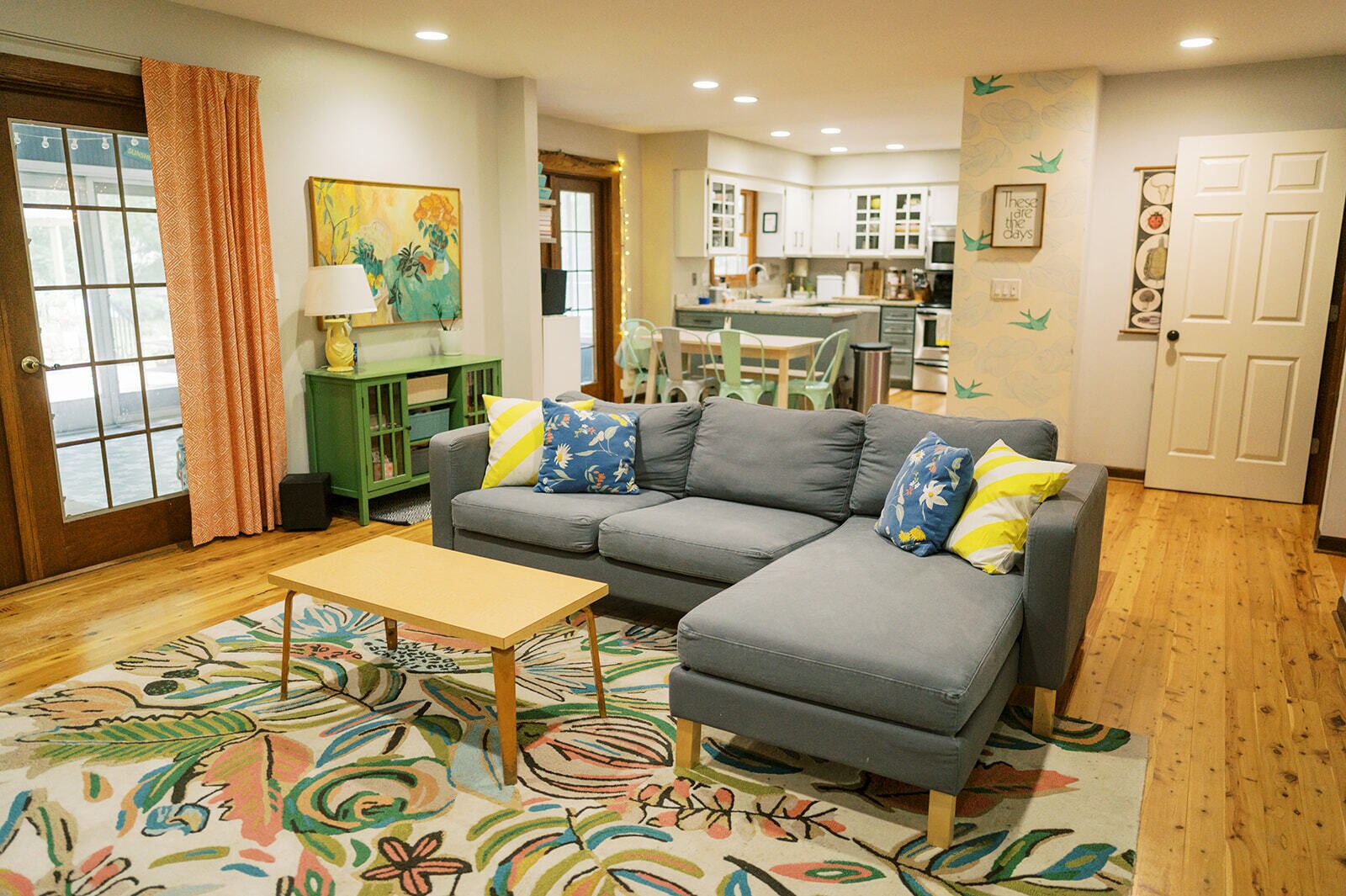 Living Room - 2301 Jessup Cir