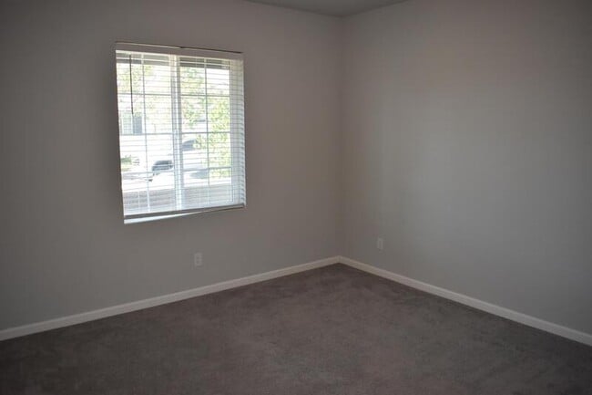 Building Photo - 610 Wood Crest Ave