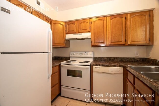 Building Photo - 717 SW 68th Terrace