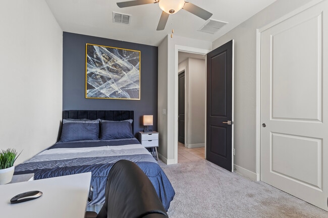 Building Photo - 18456 W Brookwood Dr