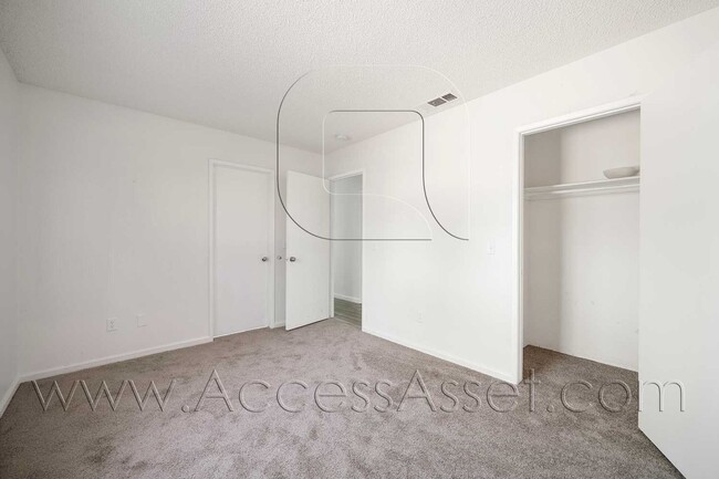 Building Photo - Single-Story 3BR Home with Garage & Fully Fenced Yard