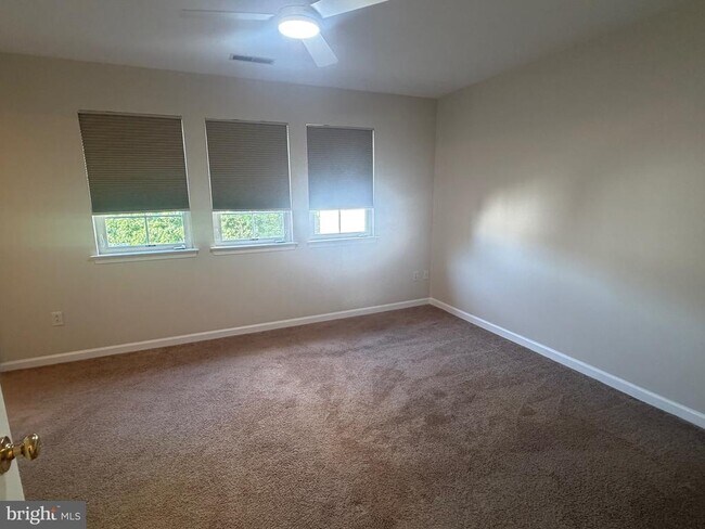 Building Photo - 101 Colts Neck Dr