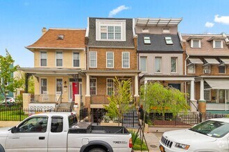 Building Photo - Charming One-Bedroom Basement Apartment