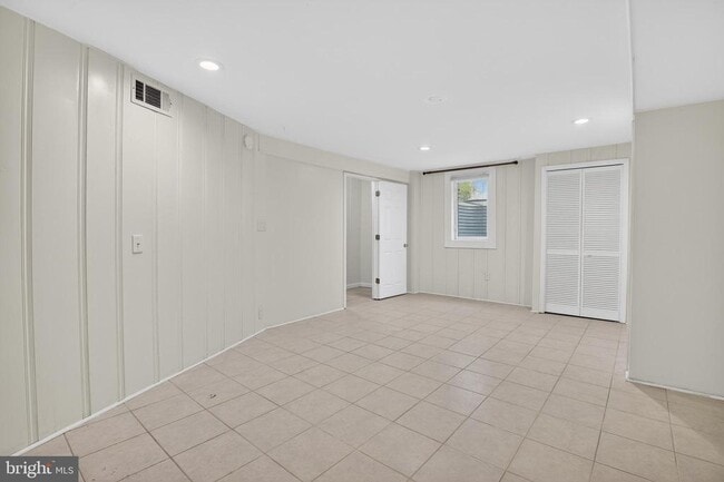 Building Photo - 3129 Homewood Pkwy