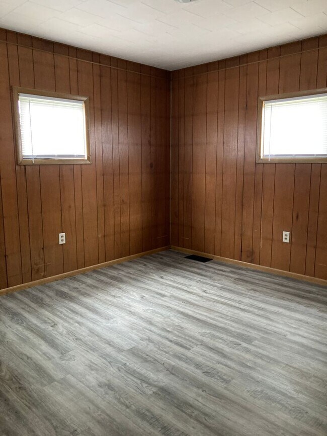 Building Photo - Charming 3 bedroom 1 bath