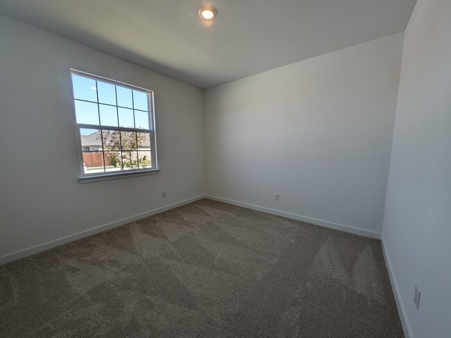 Building Photo - 325 Texas Trl