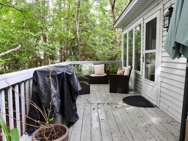 Building Photo - 531 Weathersfield