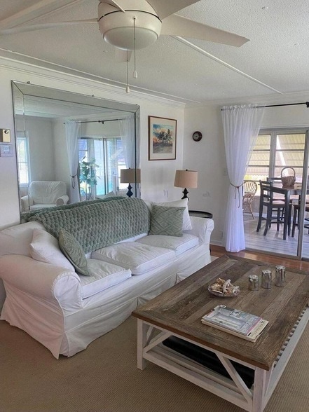 Building Photo - 17 Madrid Ln