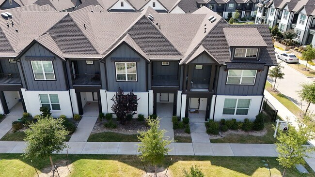 Building Photo - 1652 Jessica Dr