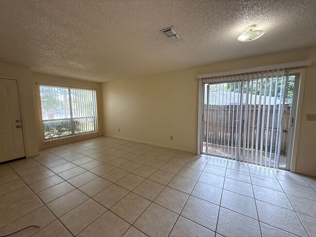 Building Photo - 5315 SE 28th Ln