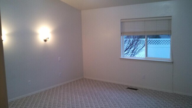 Building Photo - 411 Federation Rd