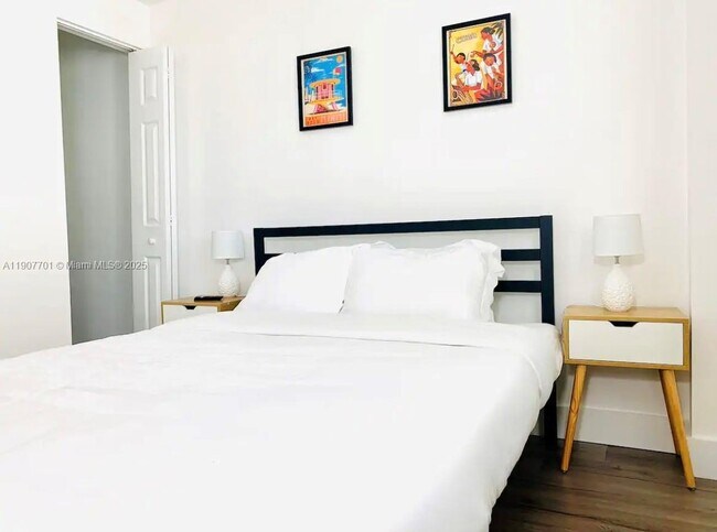 Building Photo - 821 SW 2nd St