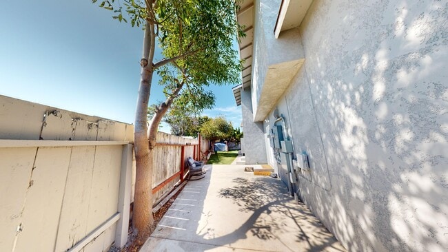 Building Photo - 5165 Remington Rd