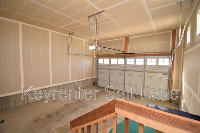 Building Photo - 14893 S Thunder Horse Ln