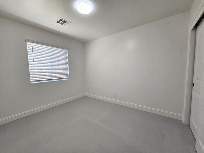 Building Photo - MAR1201-Placement