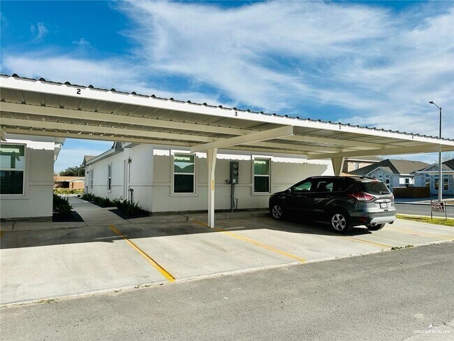 Building Photo - 805 N Clarence Ave