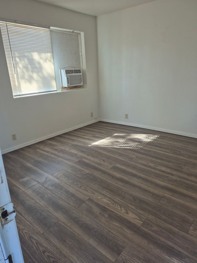 Building Photo - Arrowhead