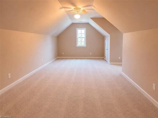 Building Photo - Lease to Own