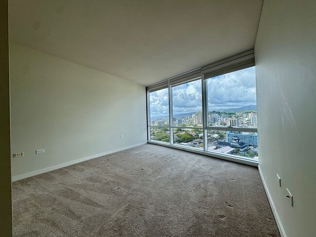 Building Photo - Moana Pacific East Tower 3/2/2 - AVAILABLE May 21, 2026