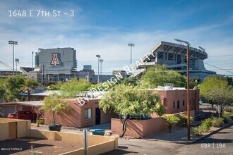 Building Photo - Studio Space with ALL UTILITIES INCLUDED - Walk to UofA