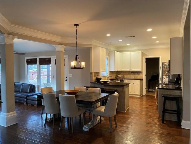 Building Photo - 1602 Chadwick Ridge Dr NW