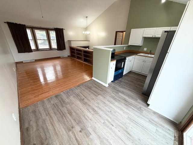 Main floor - 1128 28th St