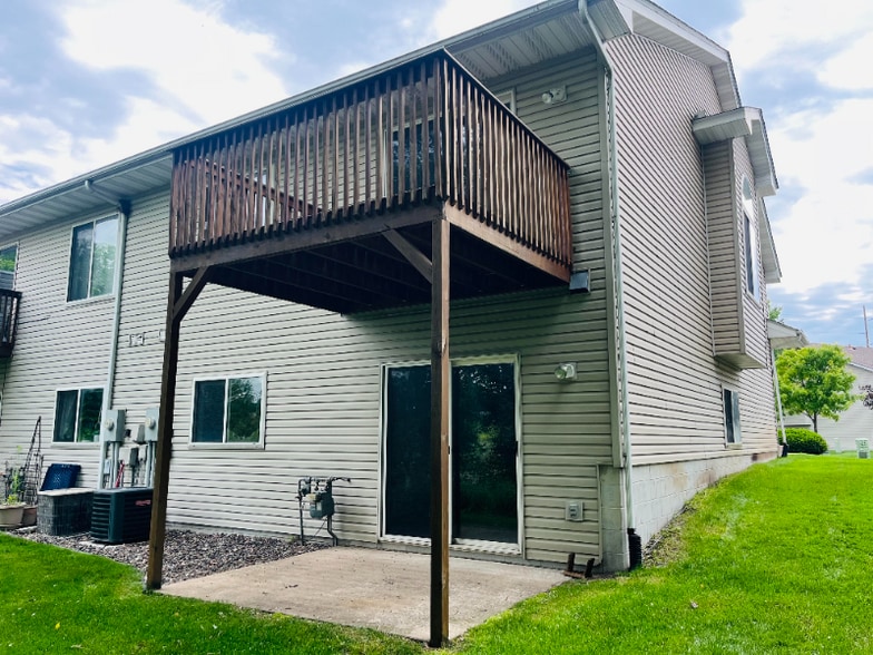 Building Photo - 5313 140th Ave NW