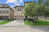 Building Photo - 13217 Green Hills Dr