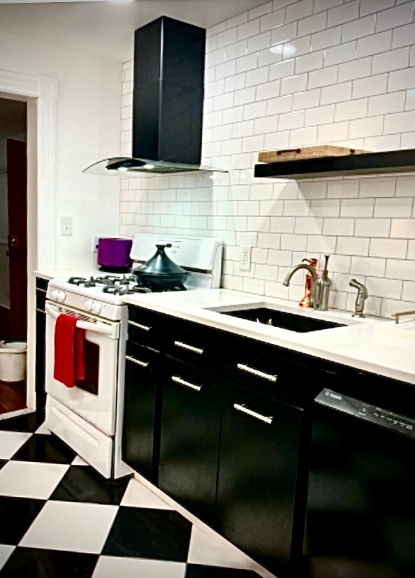 Building Photo - 45 Elm St