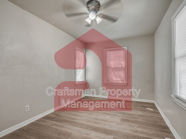 Building Photo - 1201 Carverdale Dr