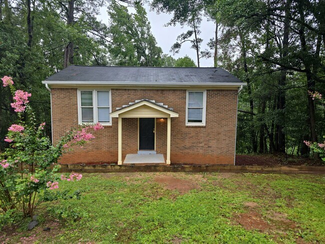 Primary Photo - 4 or 5 Bedroom 1.5 bath 2 story house