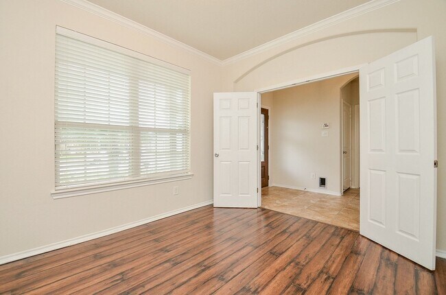 Building Photo - 3119 Balch Springs Ln